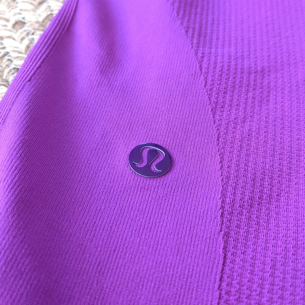 Lululemon Zone In Crop- Size 4 or 6 - *flaws* - Picture 9 of 16
